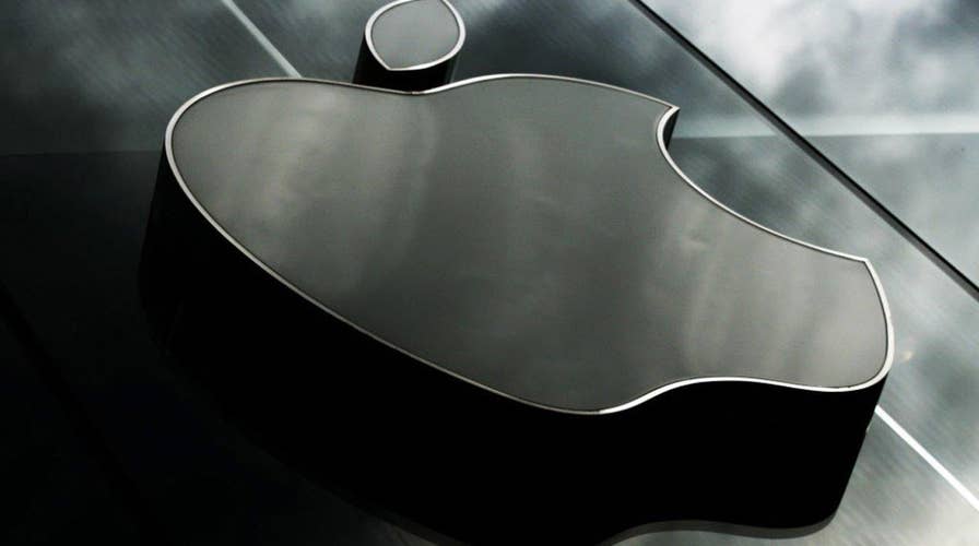 Apple doubles down, calls for FBI order to be dropped