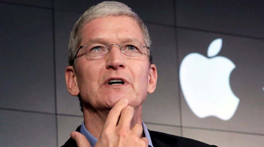 Ball in Apple's court in FBI standstill over phone data