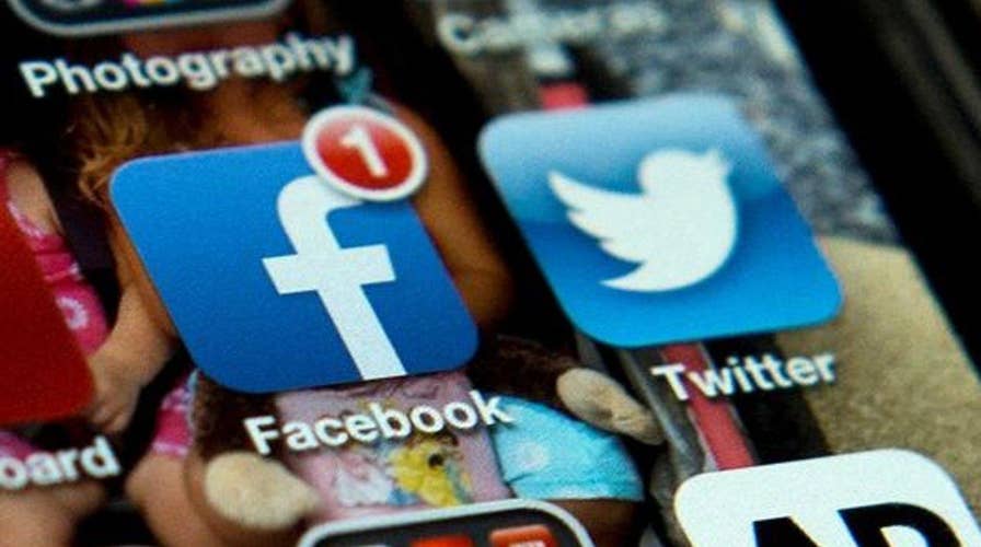 Social media reacts to Super Tuesday