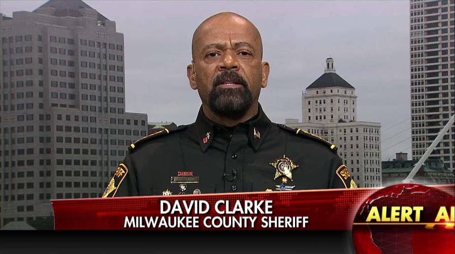 031216_sheriffclarke