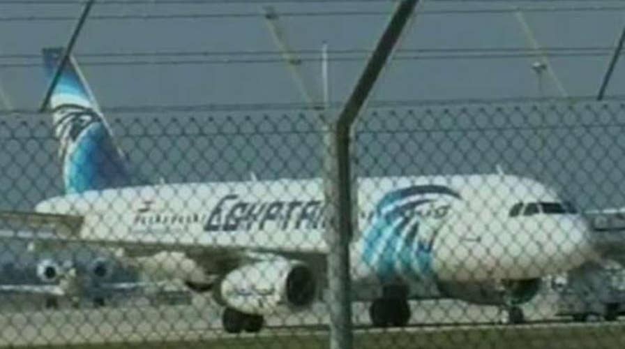 Seven hostages remain on hijacked EgyptAir plane
