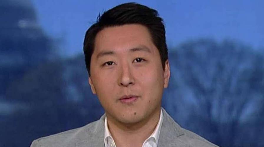 Ex-Breitbart spokesman: Trump should apologize to reporter