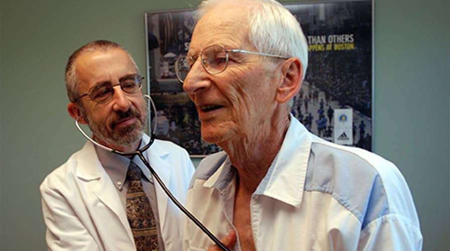 Heart attack symptoms common in men vs. women