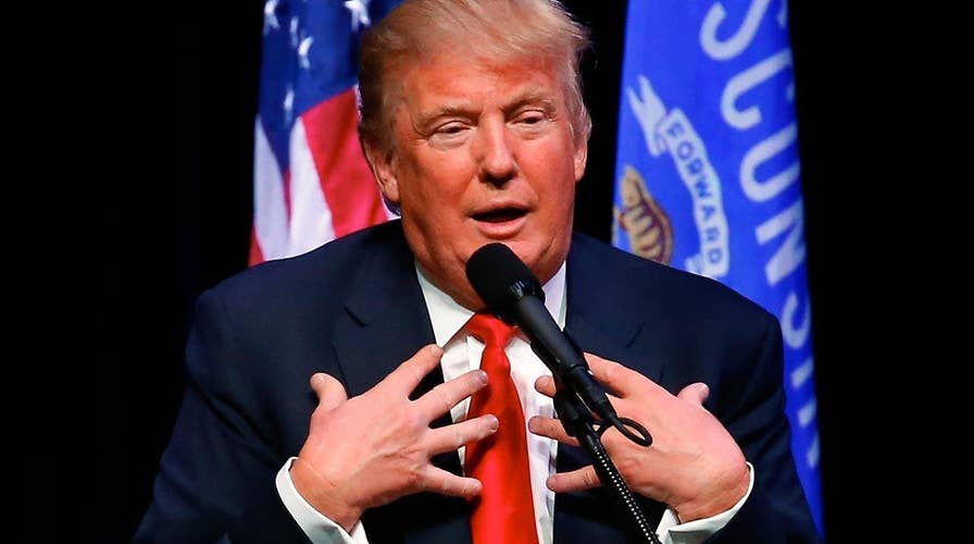 Trump memo blasts media, urges focus on poll, delegate leads