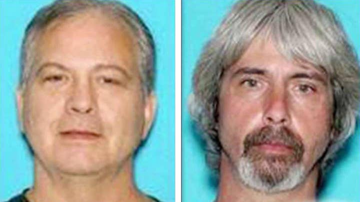 Manhunt under way for suspected killers in Washington state