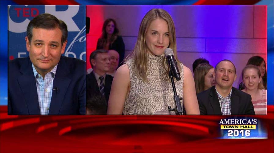 042416_hillarysupporter