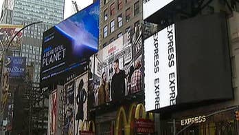 Senator calls for investigation of billboards that track shoppers' phones