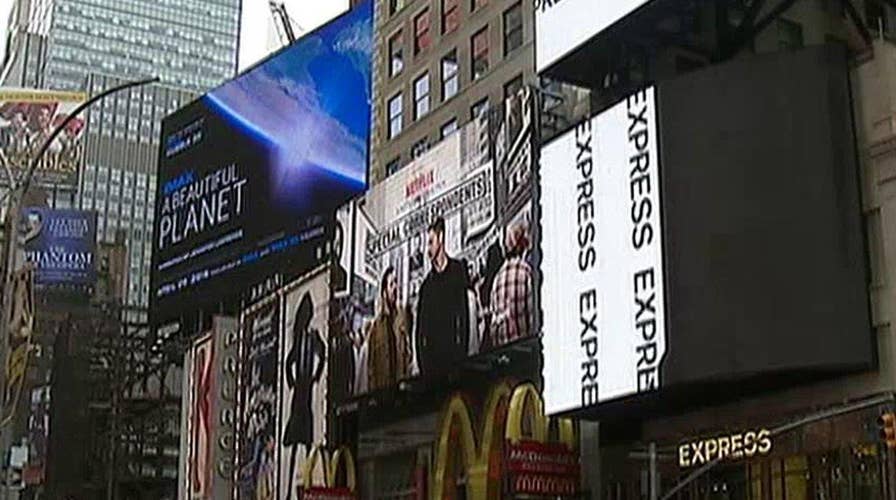 Are billboards that track shoppers' phones legal?