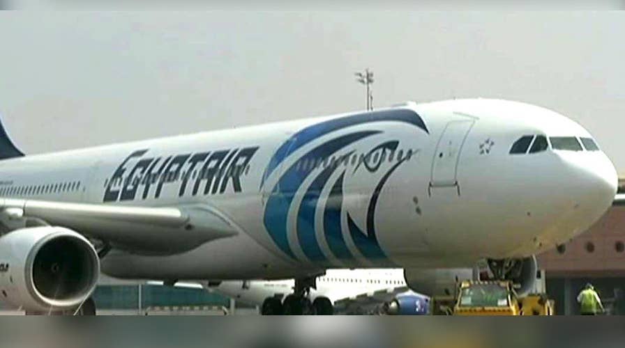 Egyptian army reportedly searching sea for missing plane