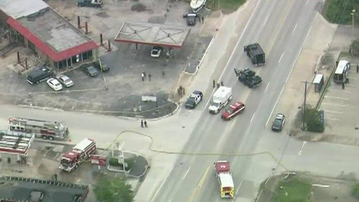 2 dead, 6 wounded in Houston shooting