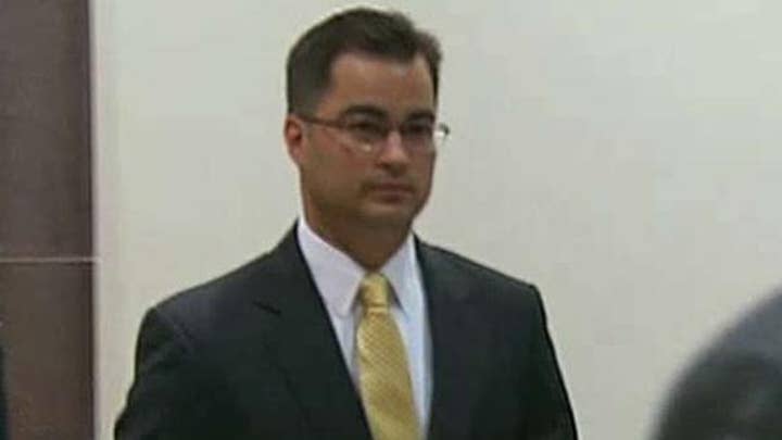 Clinton aide Pagliano pleads Fifth in email case