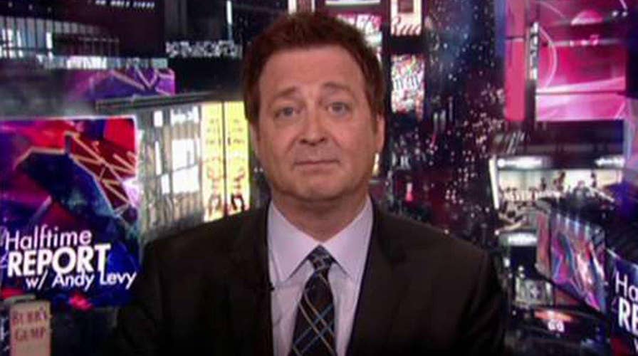 Halftime Report: Is Andy a lefty with dyed hair?