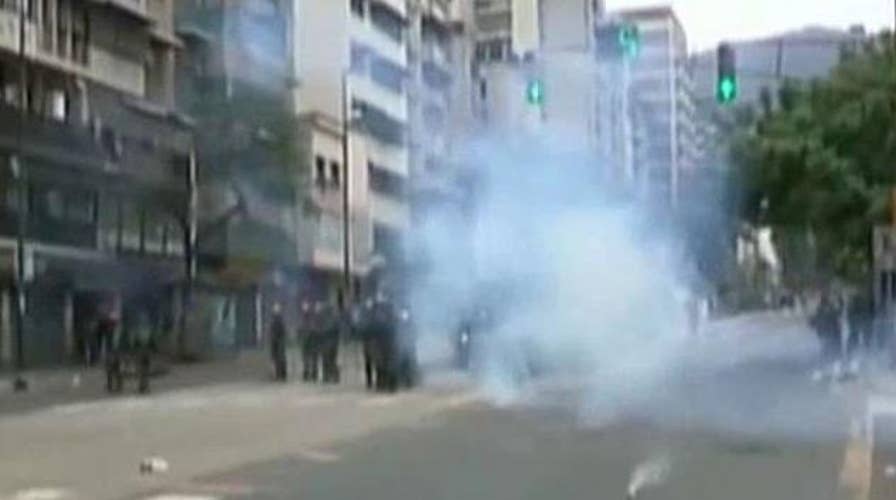 Venezuela descends further into chaos amid riots for food