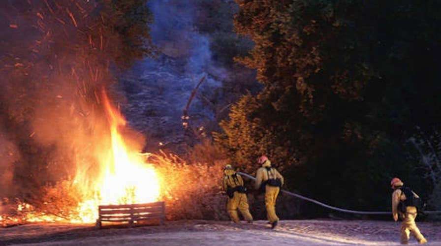 SoCal wildfire threatens homes, thousands evacuated