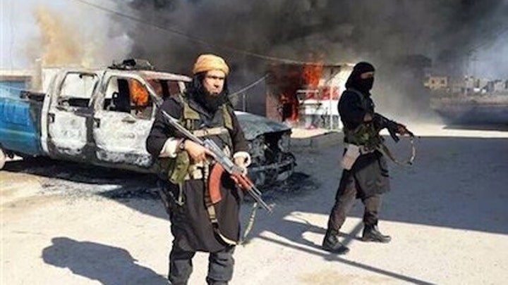 Is ISIS facing an internal crisis amid losing territory?