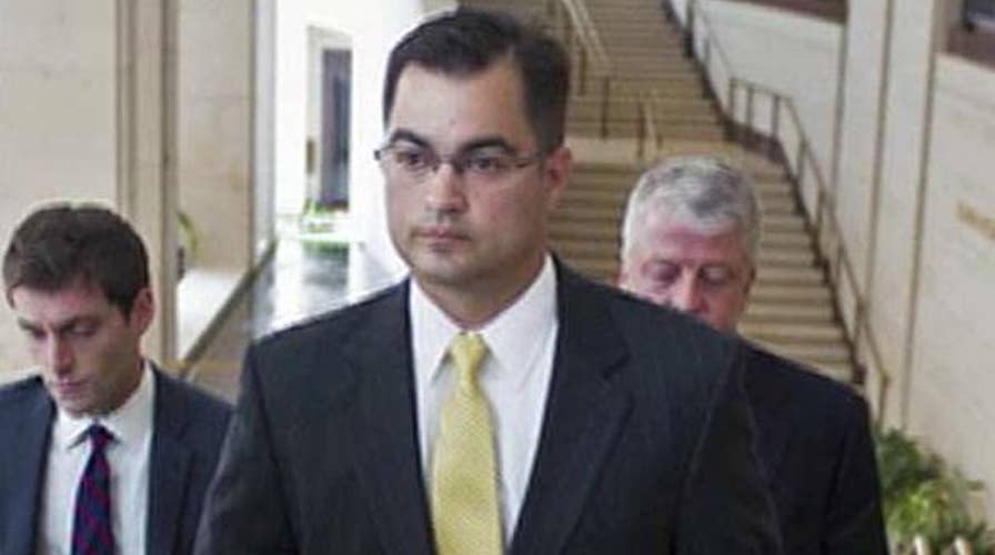 Deadline met for Clinton aide to produce immunity deal