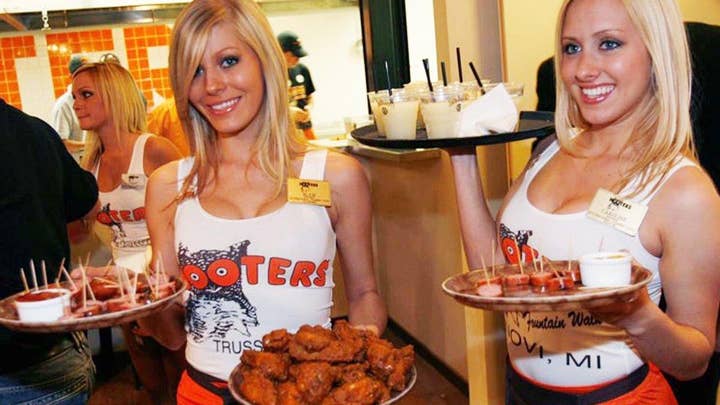 Hooters sues partner over dirty restaurants