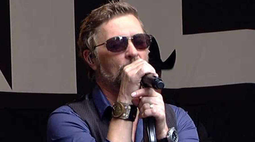 Craig Morgan performs 'I'll Be Home Soon'