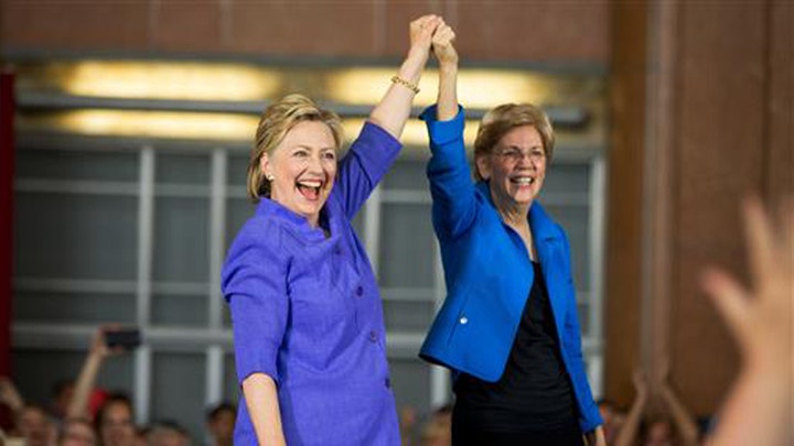 Warren slams Trump while campaigning with Clinton in Ohio