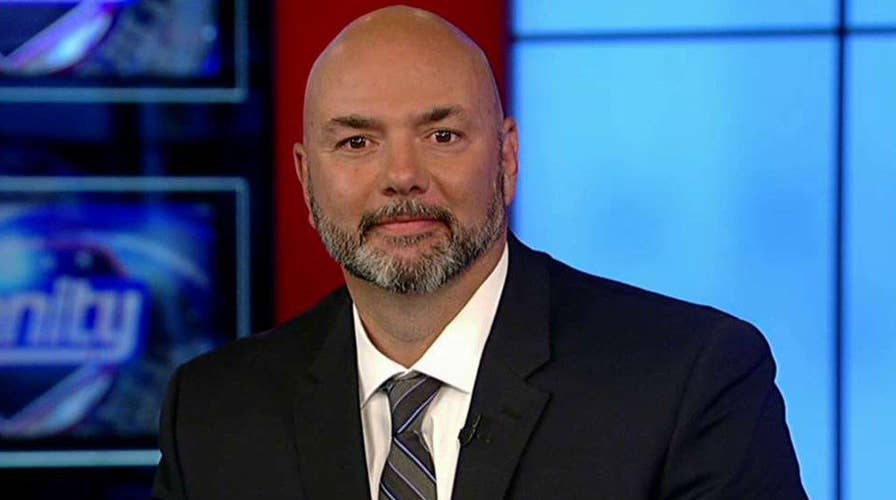 Former Secret Service officer calls Clinton a 'dictator'