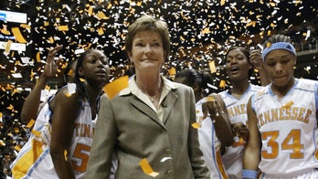 Legendary college basketball coach Pat Summitt dies at 64