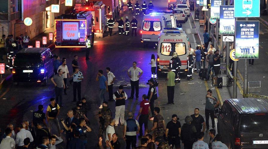 Explosions rock Istanbul airport