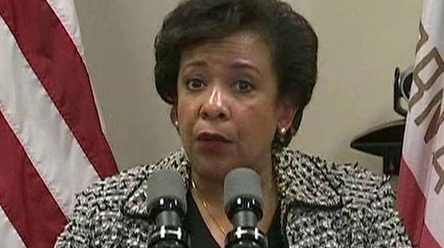 Loretta Lynch meets with Bill Clinton amid email scandal