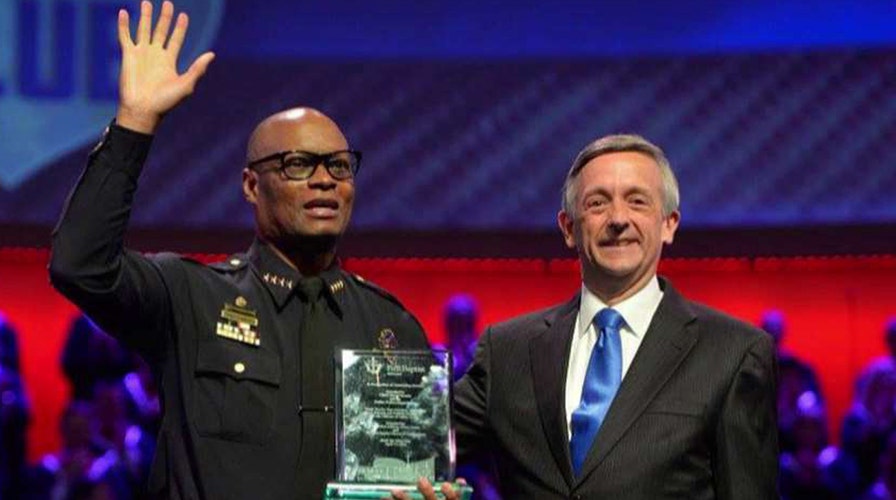 Dallas church reaches out to families of police officers