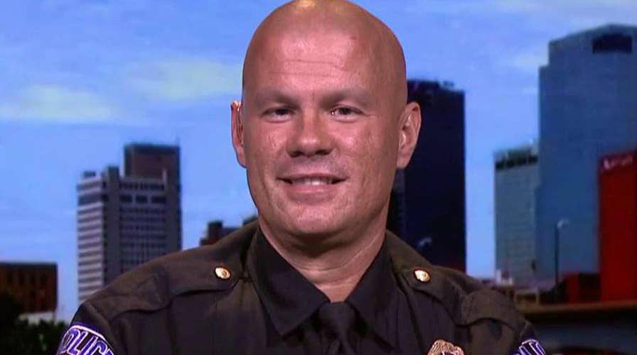 Cop uses social media to highlight community policing