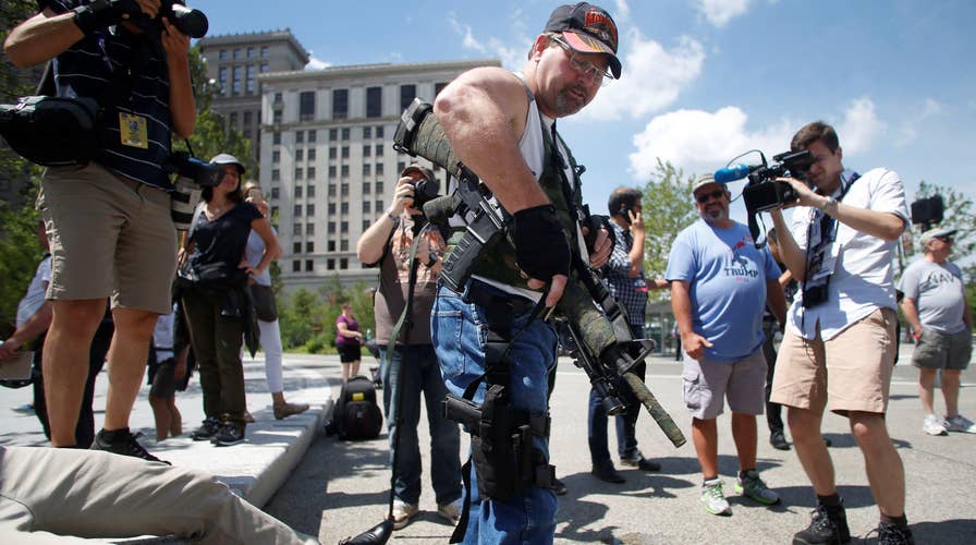 Cleveland bans tennis balls at RNC, but not firearms