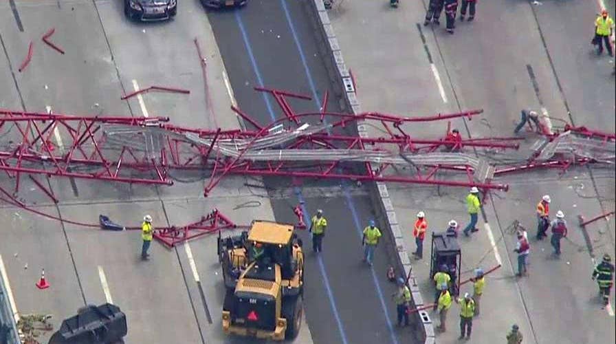 Crane collapses on Tappan Zee Bridge in New York