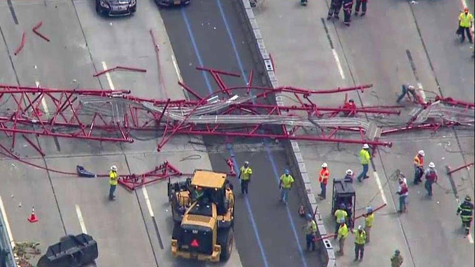 Crane collapses on Tappan Zee Bridge outside New York City, at least 5