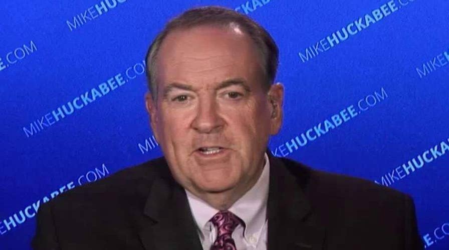 Mike Huckabee calls DNC a 'shadow Clinton operation'