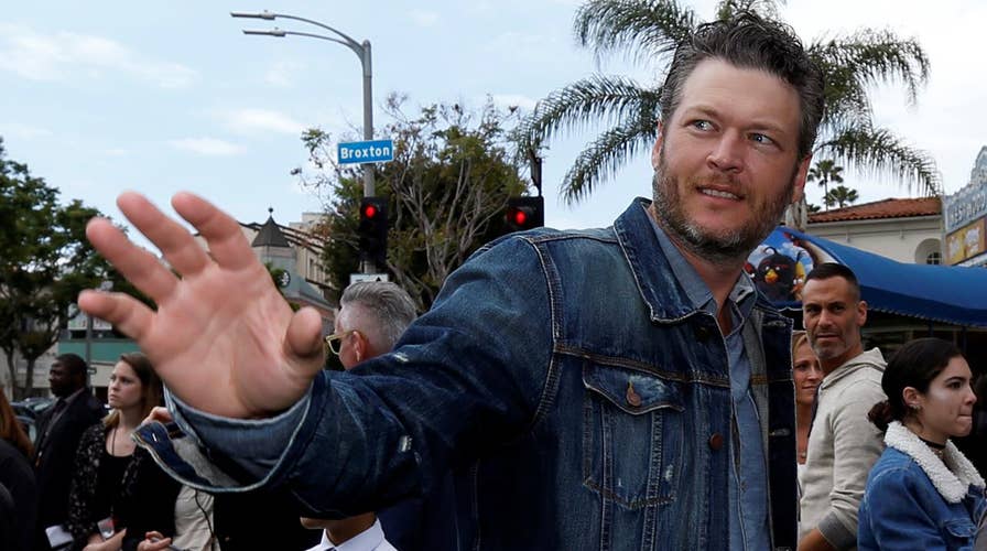 Blake Shelton's Twitter past haunts him