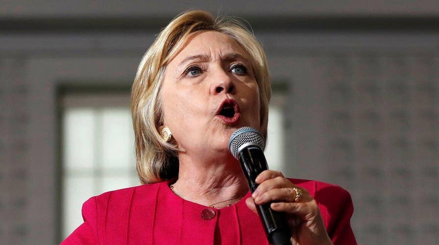 FBI turns over Clinton email file to lawmakers