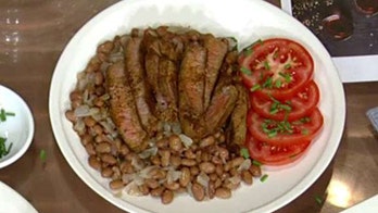 Cooking with 'Friends': Martha Stewart's chicken paillards