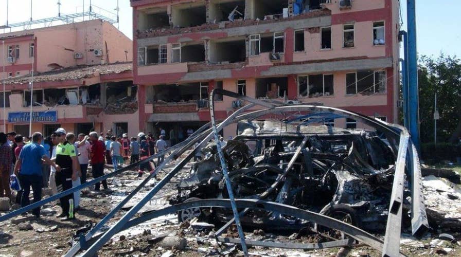 Deadly car bombings in Turkey target police