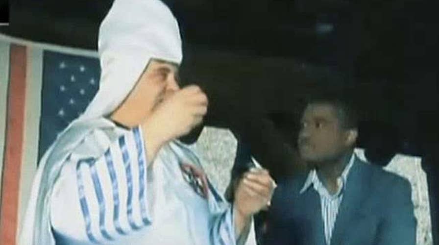 Clinton ad ties Trump to white supremacists