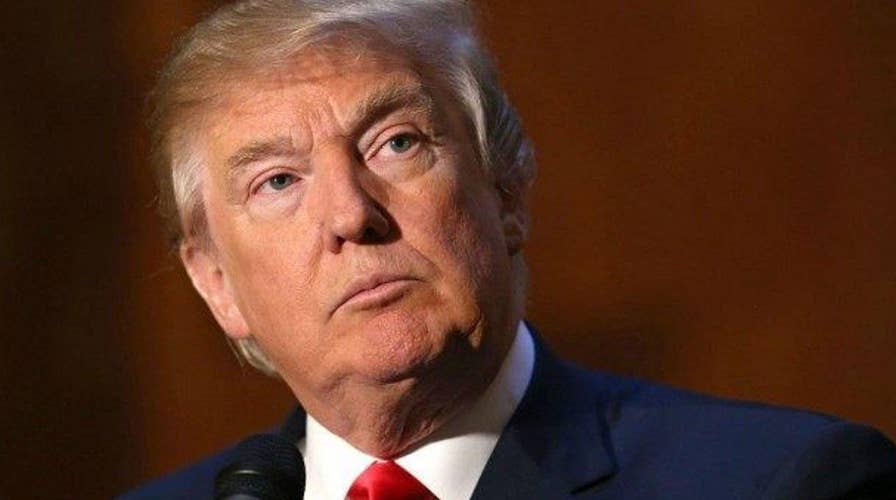 Trump counter-punches against Clinton's racism accusations