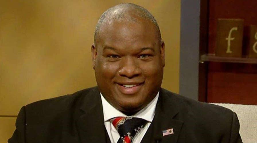 Pastor backing Donald Trump battles Rev. Al Sharpton