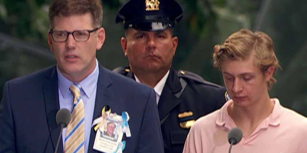 Family members read names of those lost in 9/11 attacks | Fox News Video