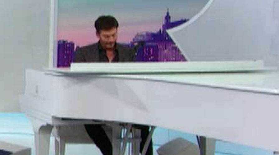 Behind the scenes of Connick Jr.'s new show 'Harry'