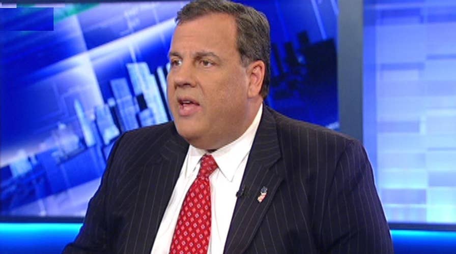 Christie: Clinton's campaign is trying to run out the clock