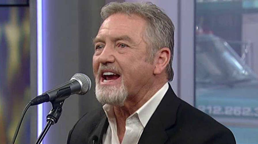 Larry Gatlin sings musical message to Hillary Clinton