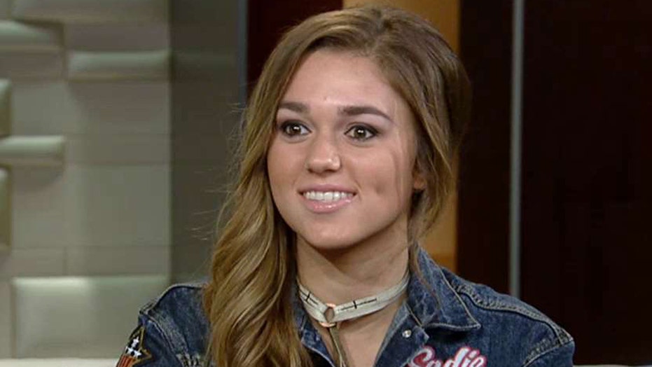 Duck Dynastys Sadie Robertson Advises Fans To Have Faith In God