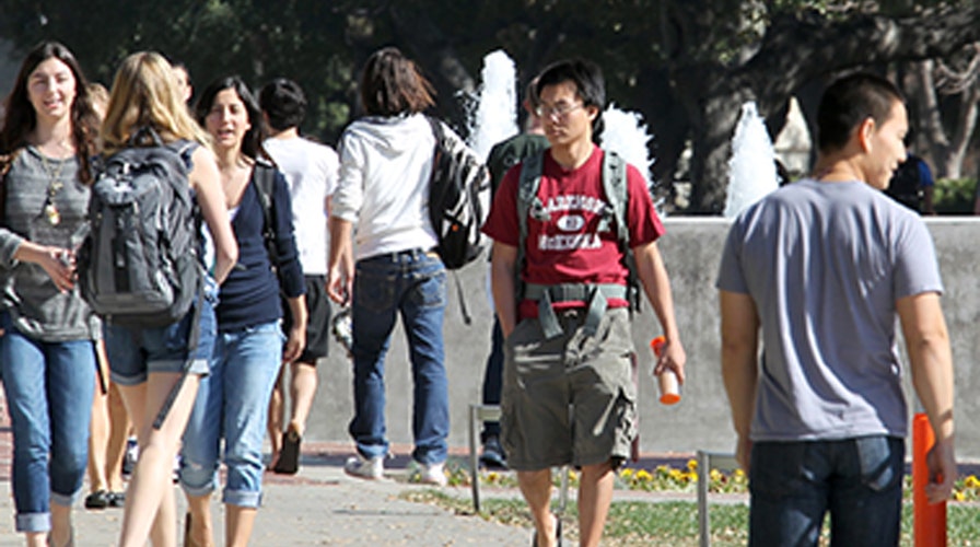 Polls: Millennial voters turning to third party candidates