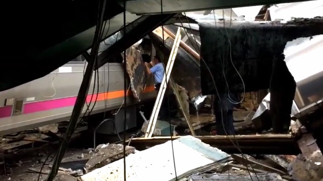 Dramatic video captures chaos following NJ train crash
