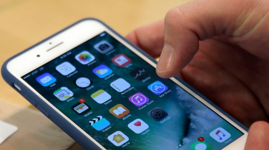 Can Apple share your iMessage contacts with the police?