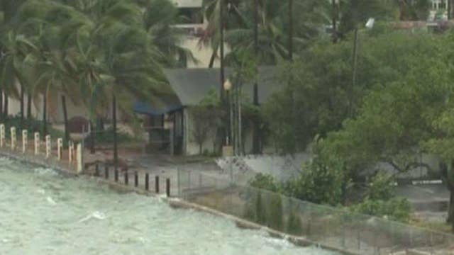 Residents Bunker Down As Hurricane Feeder Bands Lash Florida Fox