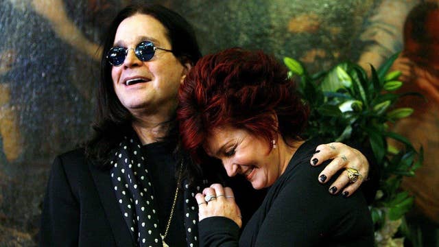 Ozzy And Sharon Osbourne Kiss For The Cameras Latest News Videos Fox 4508